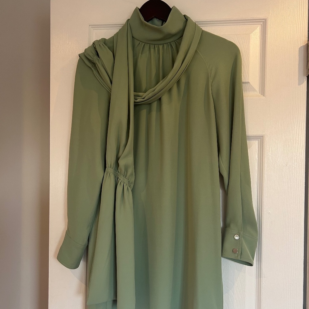 Dress - Picture 1 of 3